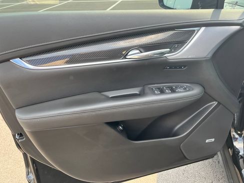 Used 2024 Cadillac XT6 Sport w/ Technology Package AWD/4WD image 13