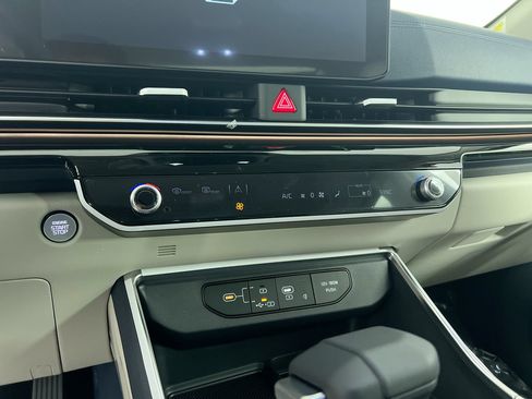 New 2026 Kia Carnival SX w/ SX Dark Edition Package FWD image 26