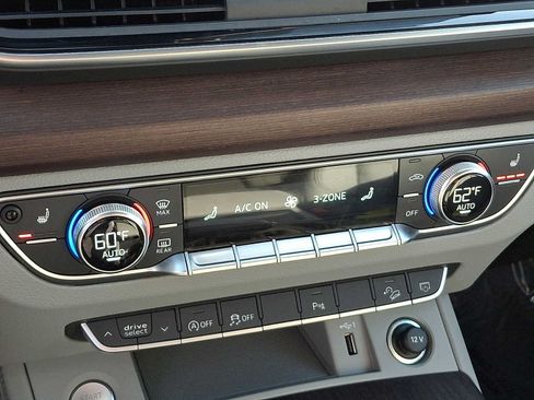 Used 2021 Audi Q5 2.0T Premium Plus w/ Premium Plus Package AWD/4WD image 16