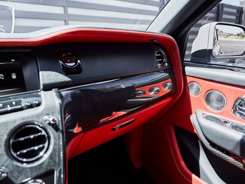 Used 2024 Rolls-Royce Cullinan Black Badge w/ Dark Exterior Package image 90