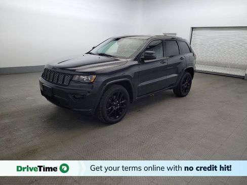 Used 2017 Jeep Grand Cherokee Altitude AWD/4WD image 1