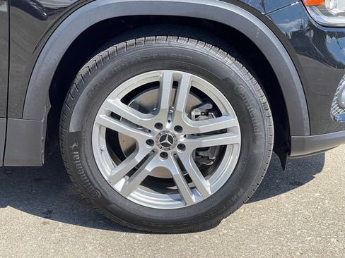 Used 2023 Mercedes-Benz GLB 250 4MATIC w/ Premium Package image 10