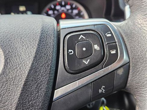 Used 2017 Toyota Camry SE image 12