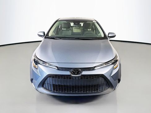 Used 2022 Toyota Corolla LE image 2