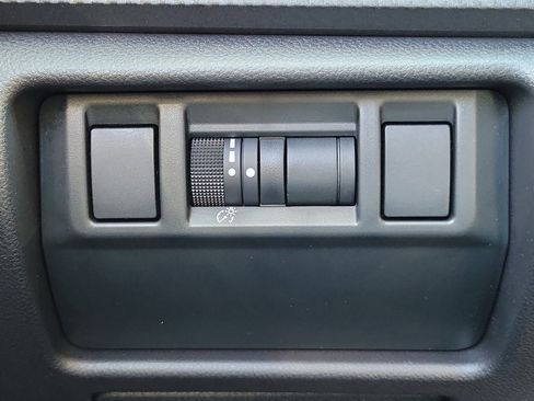 Used 2024 Subaru Crosstrek 2.5i Limited w/ Crosstrek Mirror Package image 26