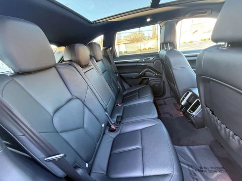Used 2012 Porsche Cayenne AWD/4WD image 19