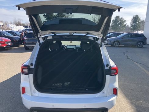Used 2023 Ford Escape ST-Line w/ Tech Pack #1 AWD/4WD image 17