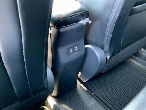 New 2025 Nissan Kicks SR image 15