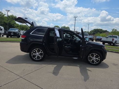 Used 2020 Jeep Grand Cherokee Limited AWD/4WD image 36