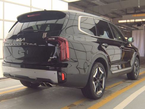 Used 2023 Kia Telluride S AWD/4WD image 7