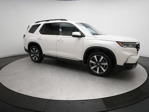 Certified 2025 Honda Pilot Elite image 39