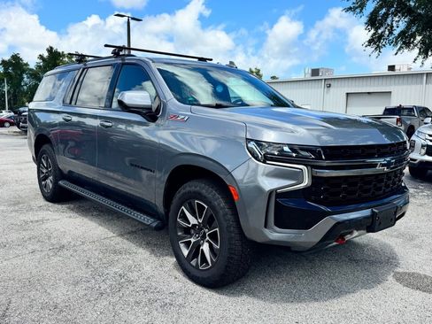 Used 2022 Chevrolet Suburban Z71 AWD/4WD image 7