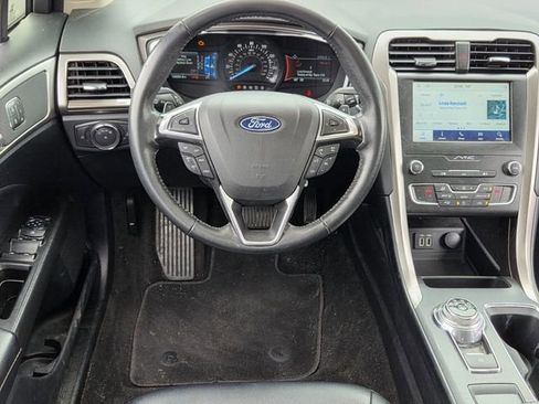 Certified 2019 Ford Fusion SEL FWD image 11