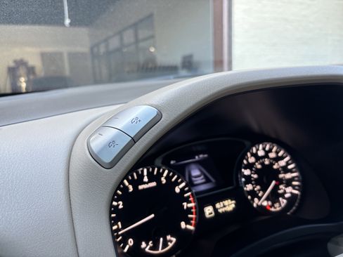 Used 2015 Nissan Pathfinder SL w/ SL Premium Package image 28