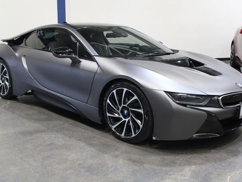 Used 2015 BMW i8 image 2