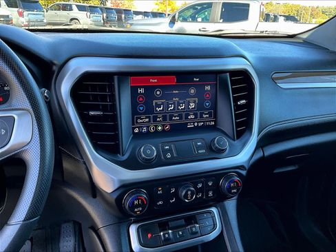 Used 2022 GMC Acadia SLE image 18