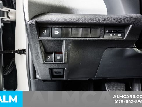 Used 2026 Toyota Sienna LE FWD image 34