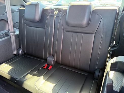 Used 2023 Volkswagen Tiguan SE R-Line image 26