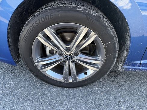 Certified 2023 Volkswagen Jetta SE w/ Panoramic Sunroof Package image 7