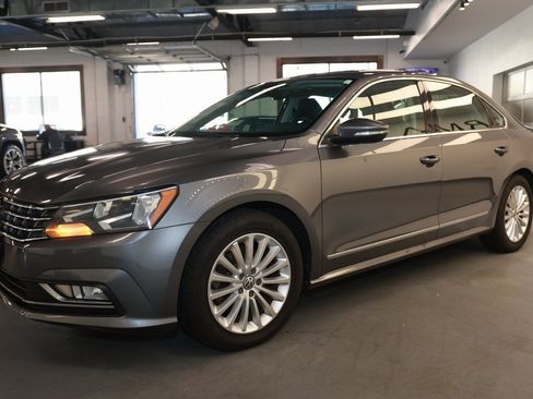 Used 2016 Volkswagen Passat 1.8T SE image 3