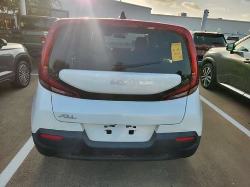Used 2022 Kia Soul LX FWD image 5