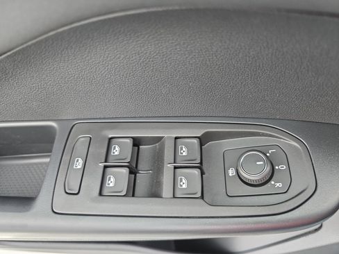 New 2026 Volkswagen Taos SE FWD image 27