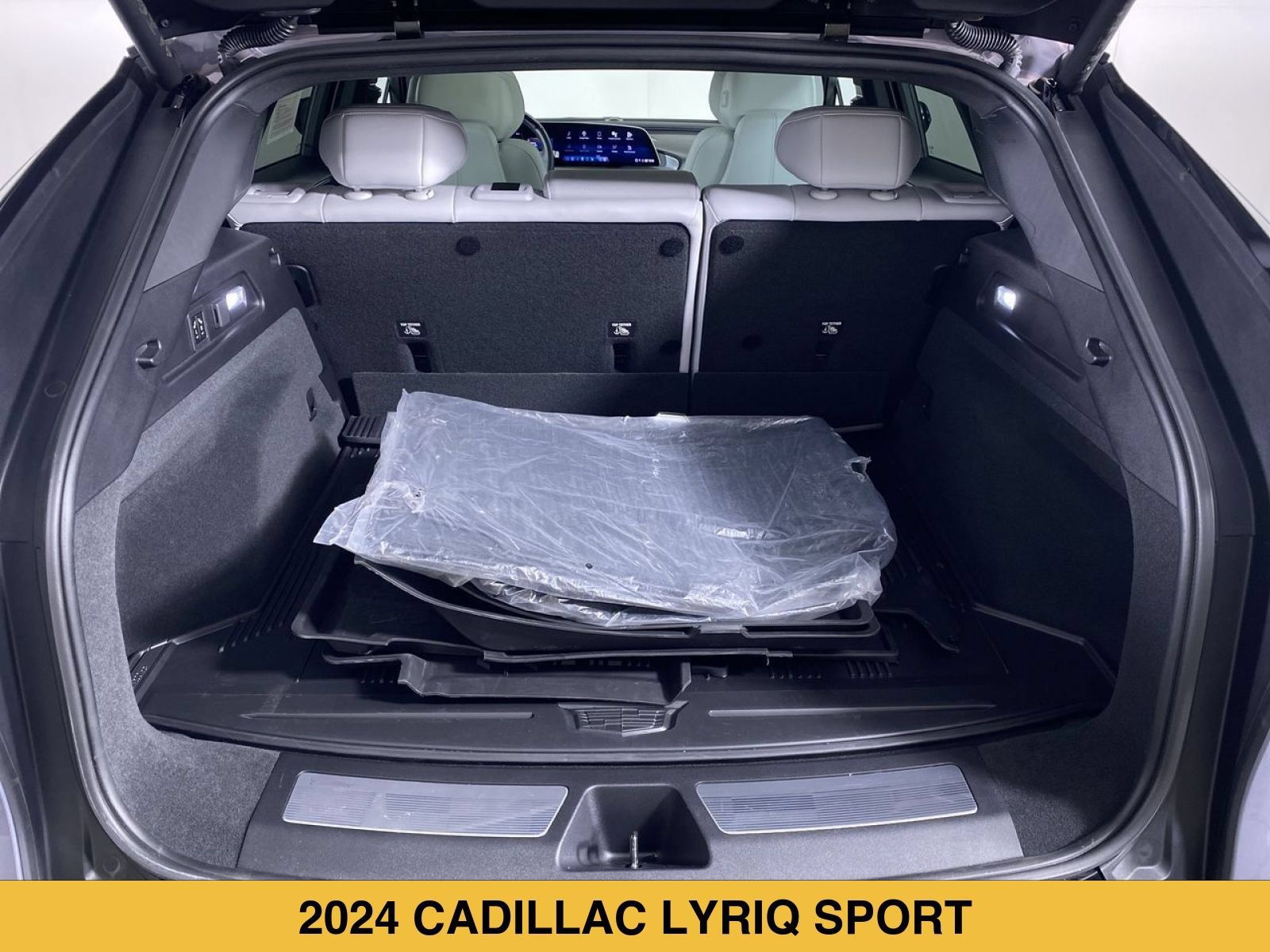 Used 2024 Cadillac Lyriq Sport w/ LPO, Floor Liner Package AWD/4WD image 15
