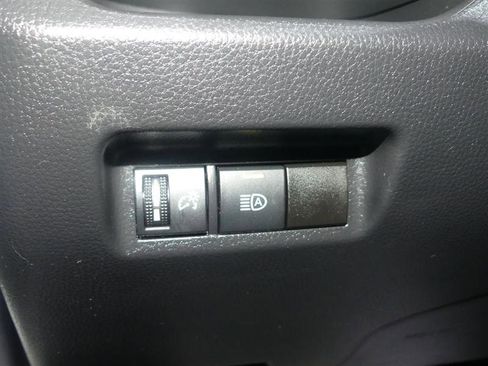 Used 2021 Toyota RAV4 LE image 28