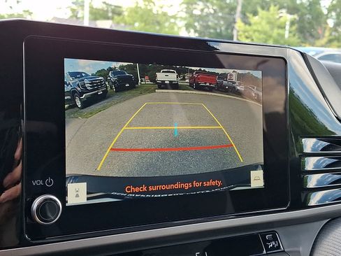Certified 2025 Toyota Camry SE AWD/4WD image 23