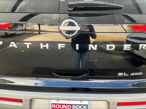 Certified 2023 Nissan Pathfinder SL image 9