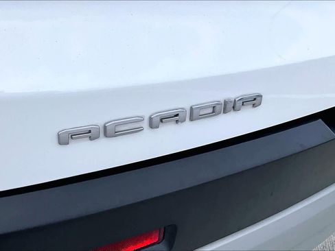 Used 2023 GMC Acadia SLT AWD/4WD image 30