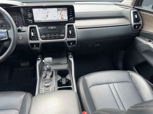 Used 2022 Kia Sorento S image 28