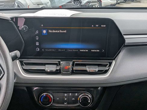 Used 2025 Chevrolet TrailBlazer LT FWD image 17