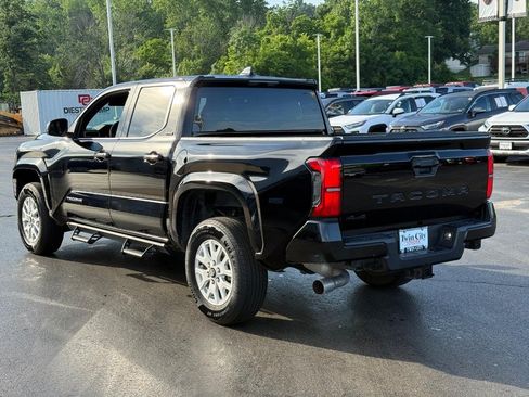 Certified 2025 Toyota Tacoma SR5 AWD/4WD image 6
