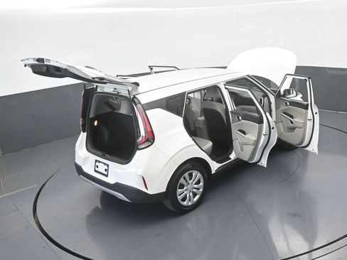 Used 2023 Kia Soul LX FWD image 64