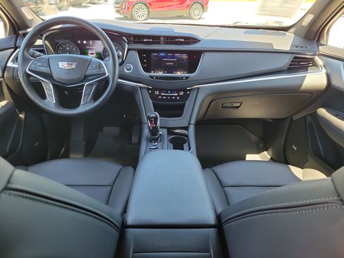Certified 2025 Cadillac XT5 Premium Luxury w/ Technology Package AWD/4WD image 12
