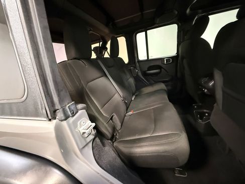 Used 2019 Jeep Wrangler Unlimited Sport S AWD/4WD image 14