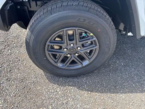 New 2025 Jeep Gladiator Sport image 27