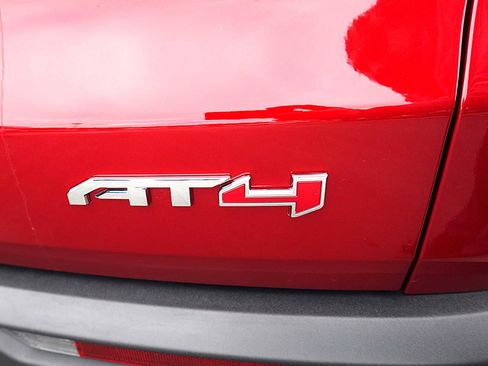 Used 2025 GMC Acadia AT4 w/ Luxury Package image 11