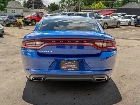 Used 2019 Dodge Charger SXT RWD image 7