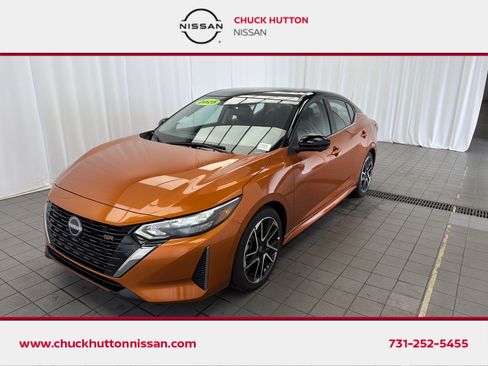 Used 2025 Nissan Sentra SR w/ SR Premium Package FWD image 1