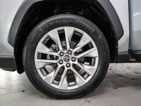 Used 2019 Toyota RAV4 Limited w/ Cold Weather Package AWD/4WD image 32