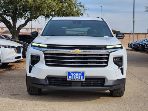 Used 2026 Chevrolet Traverse LT image 2