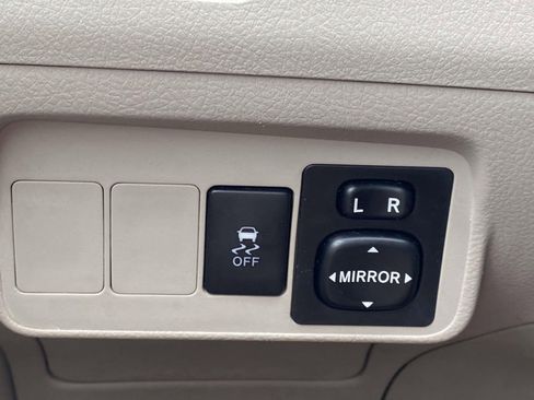 Used 2010 Toyota Corolla LE FWD image 24