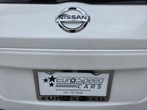 Used 2018 Nissan Kicks SV image 8