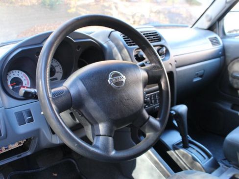 Used 2004 Nissan Xterra XE image 15