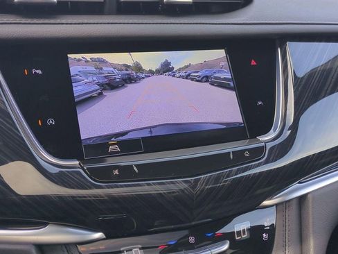 Used 2025 Cadillac XT6 Premium Luxury image 12