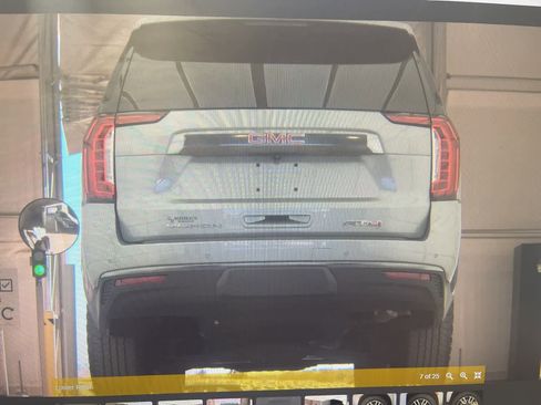 Used 2024 GMC Yukon AT4 w/ Technology Package image 6