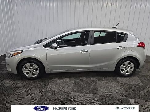 Used 2017 Kia Forte LX FWD image 6