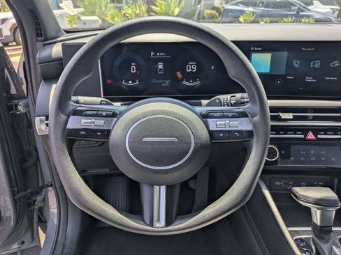 Used 2025 Hyundai Santa Cruz SEL AWD/4WD image 18